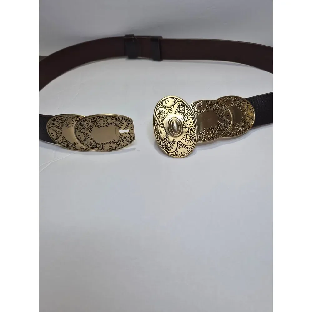 CHICO'S GENUINE LEATHER ADJUSTABLE BELT WITH BEAUTIFUL GOLD TONE BUCKLE.